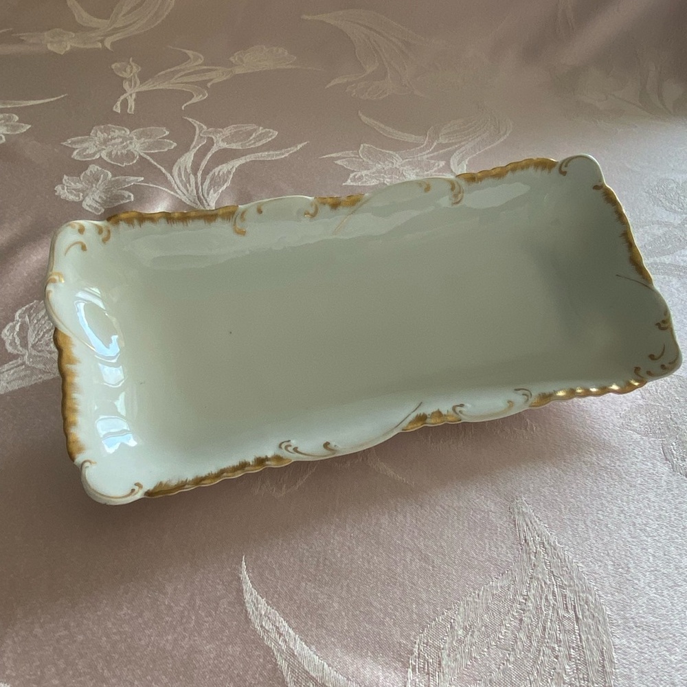 Elegant White and Gold Rectangular Dish